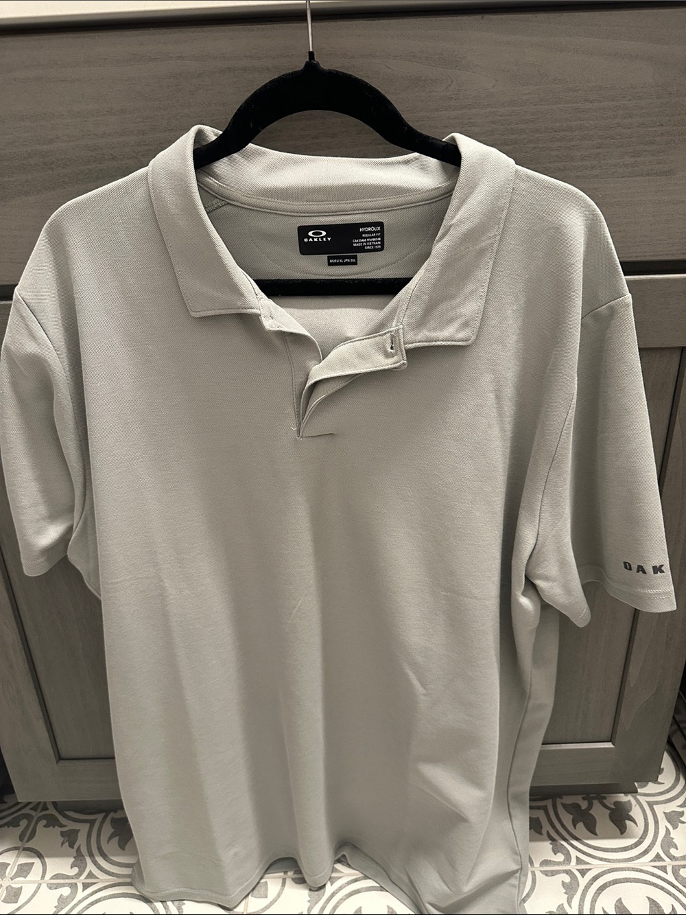Oakley Men's Polo Shirt in Light Gray